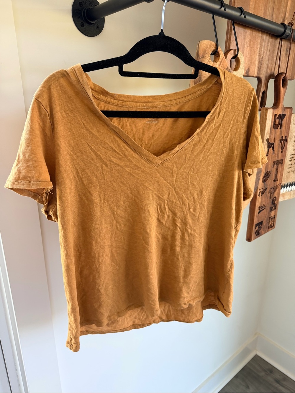 Madewell Short Sleeve V-Neck Top in Mustard Yellow